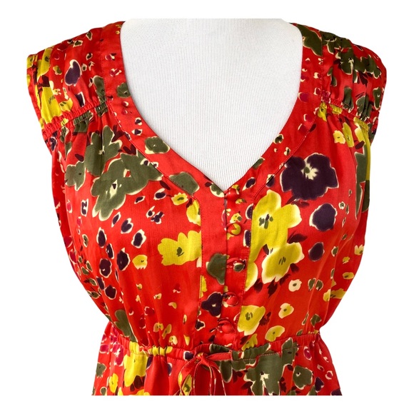 CAbi Red Wildflower Top Size Medium Sleeveless Rounded Vee Neckline. - Picture 3 of 6